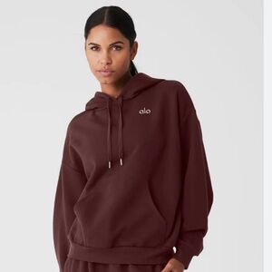 Accolade hoodie cherry cola